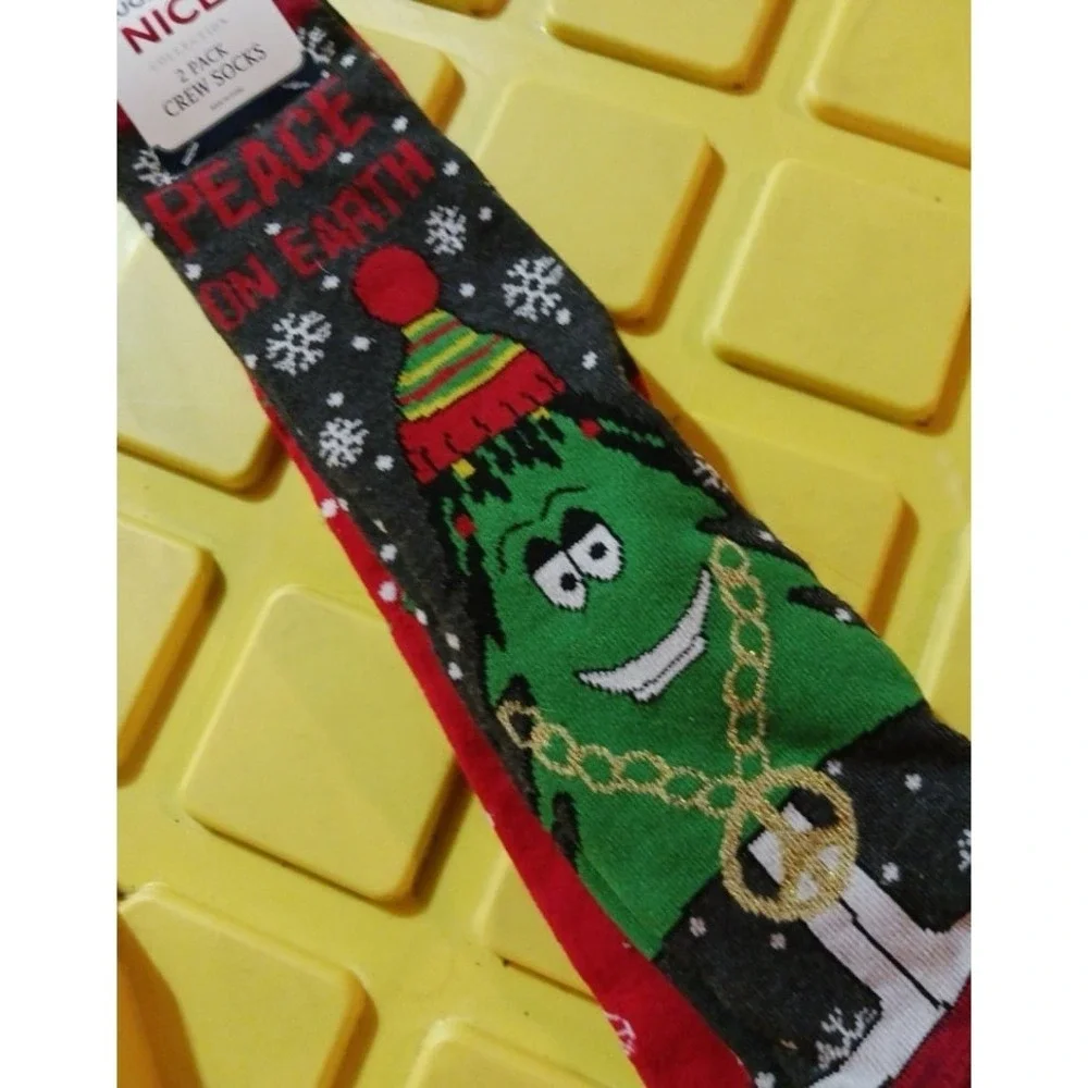 NEW Naughty or Nice Collection Men's 2pk Peace on Earth Christmas Crew Socks
